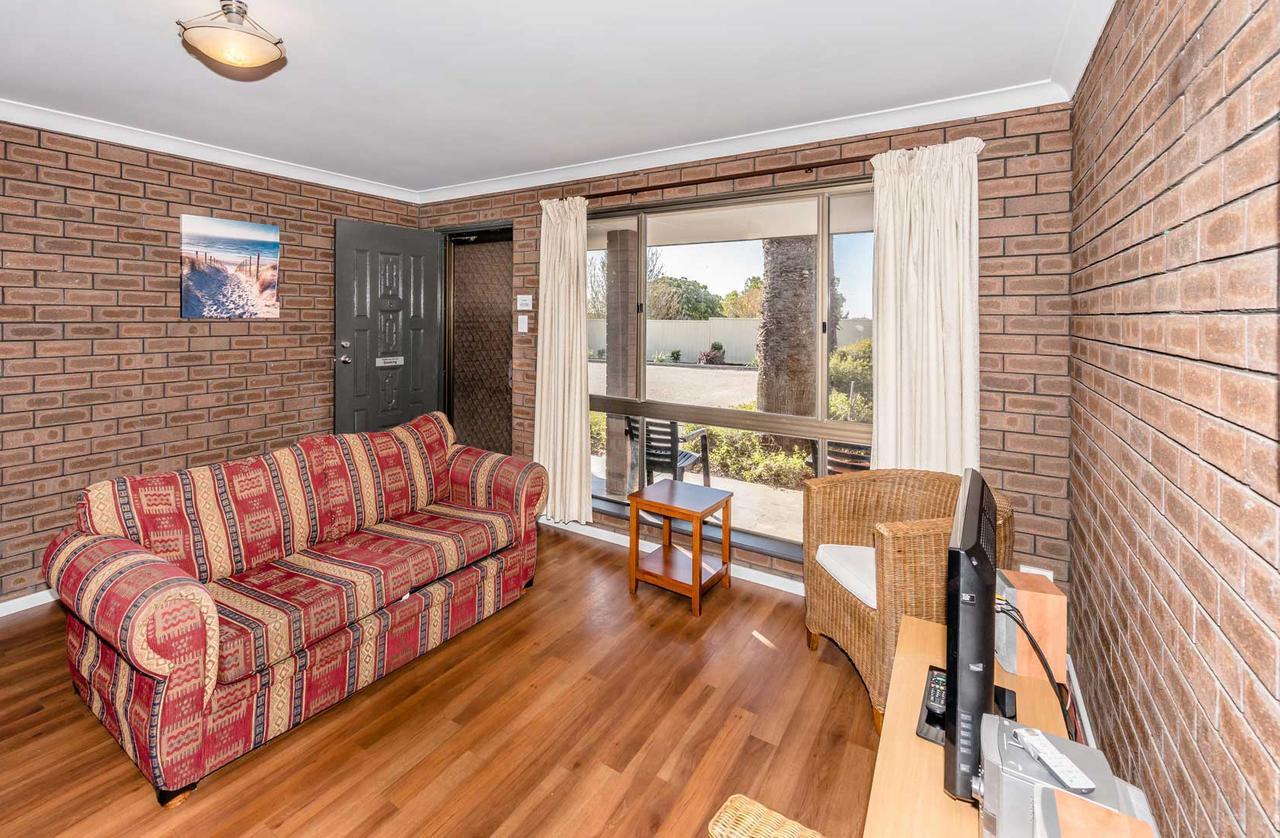 גרלדטון Intown Apartments מראה חיצוני תמונה