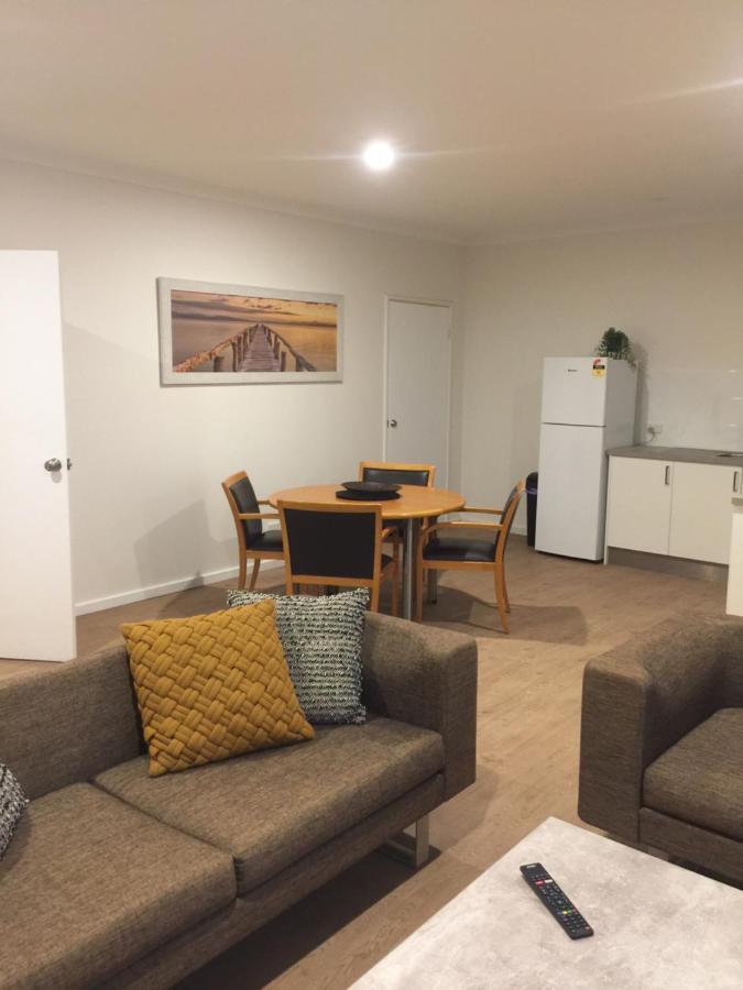 גרלדטון Intown Apartments מראה חיצוני תמונה