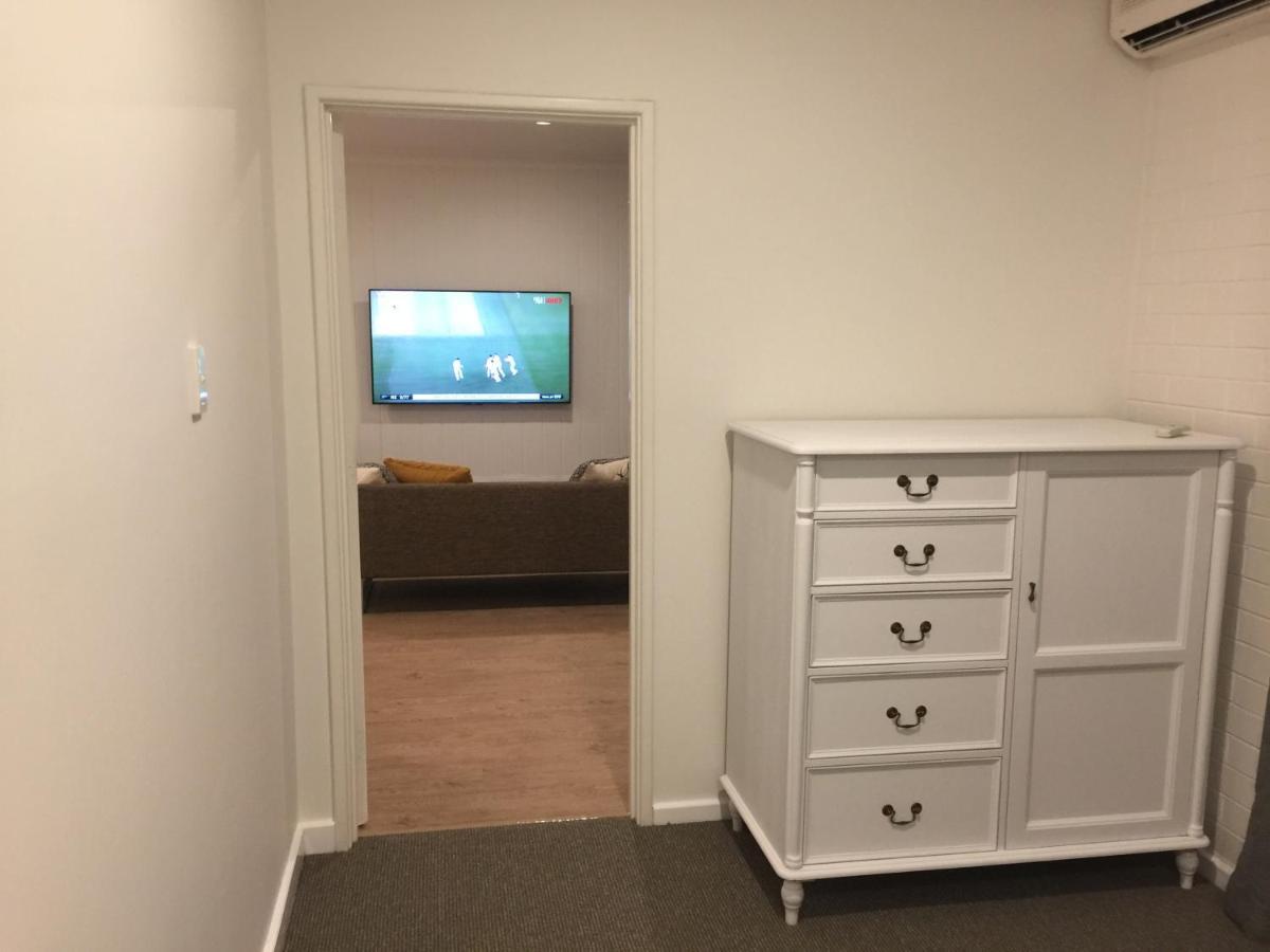 גרלדטון Intown Apartments מראה חיצוני תמונה